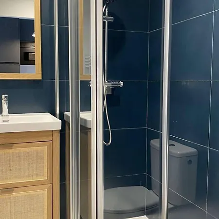 Renove Pres Des Thermes Avec Balcon Et Climatisation - Fr-1-553-252