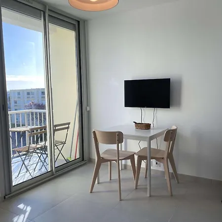Renove Pres Des Thermes Avec Balcon Et Climatisation - Fr-1-553-252 شقة بالاروك ليه بان